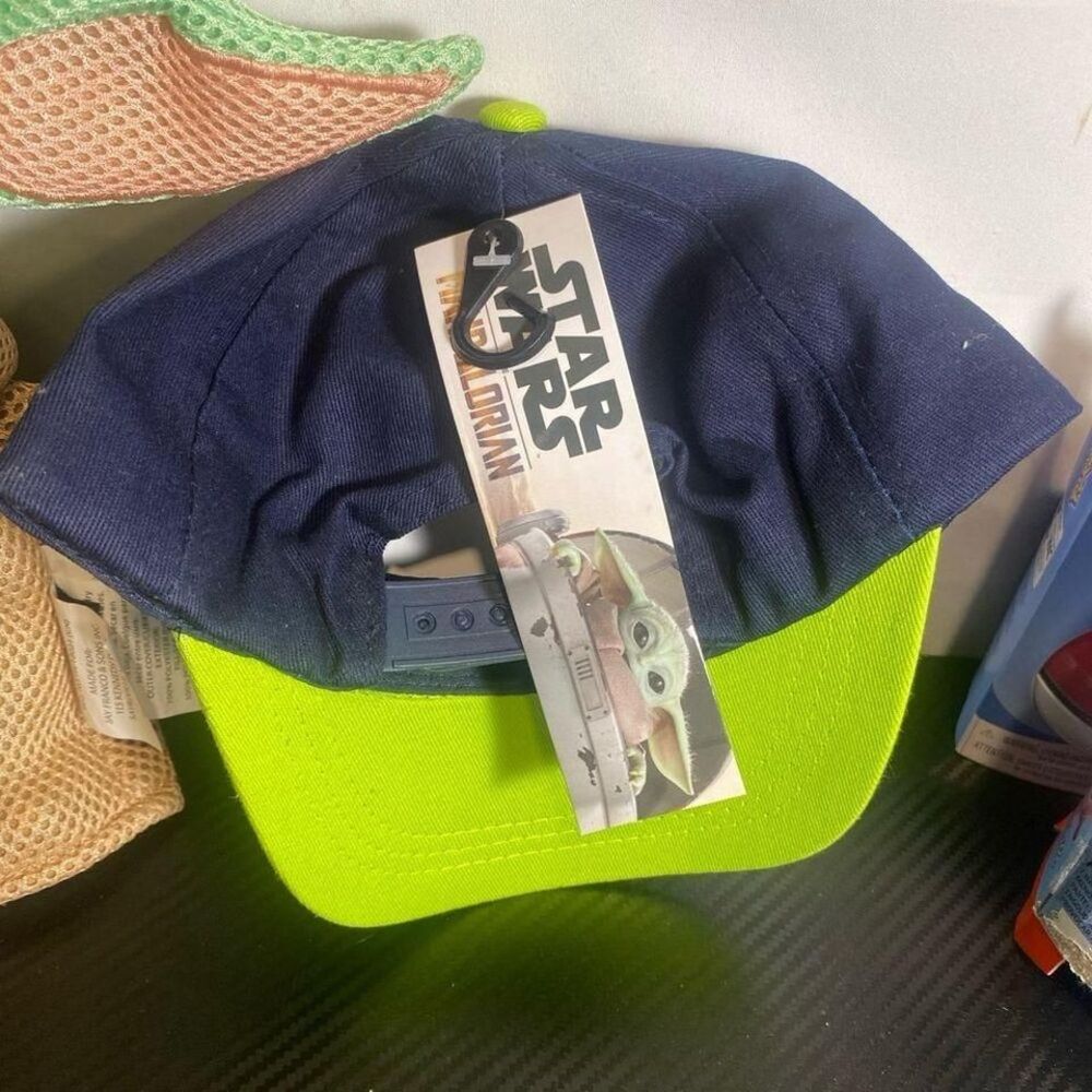 Star‎ Wars Baby Yoda Bath Buddy and Baby Yoda Hat - Picture 3 of 5